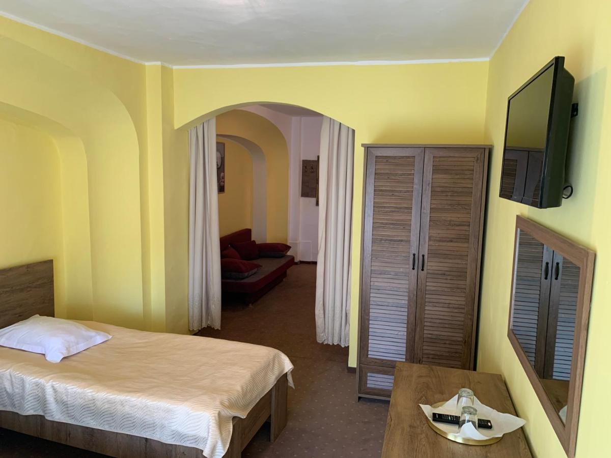 Hotel Rares Botoşani Dış mekan fotoğraf