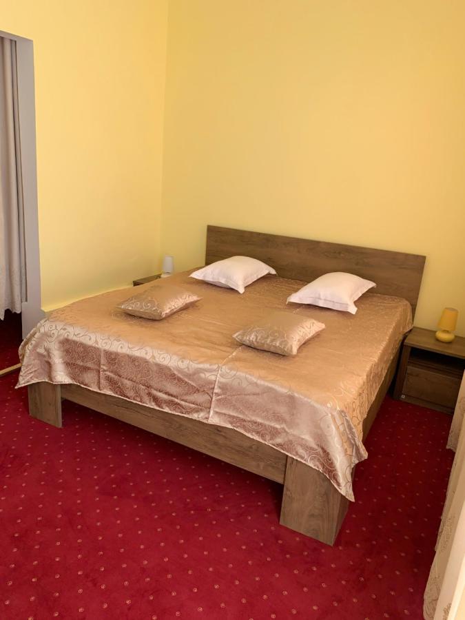 Hotel Rares Botoşani Dış mekan fotoğraf